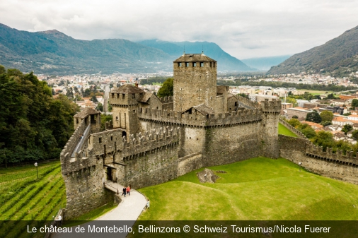 Le château de Montebello, Bellinzona Schweiz Tourismus/Nicola Fuerer