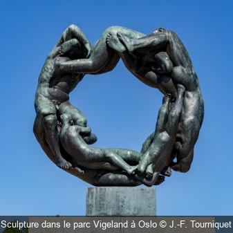Sculpture dans le parc Vigeland à Oslo J.-F. Tourniquet