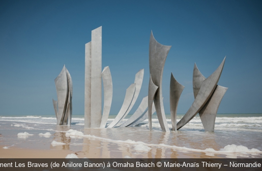 Le monument Les Braves (de Anilore Banon) à Omaha Beach Marie-Anaïs Thierry – Normandie Tourisme