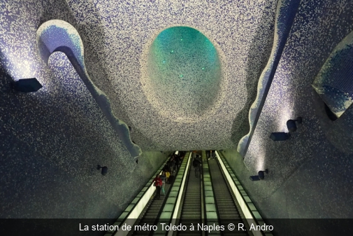 La station de métro Toledo à Naples R. Andro