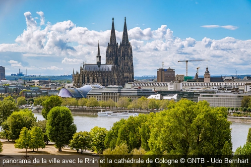 panorama de la ville avec le Rhin et la cathédrale de Cologne GNTB - Udo Bernhart