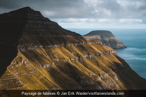 Paysage de falaises Jan Erik Waider/visitfaroeislands.com