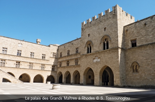 Le palais des Grands Maîtres à Rhodes S. Tossounoglou