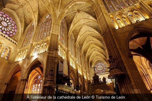 À l’intérieur de la cathédrale de León Turismo de León