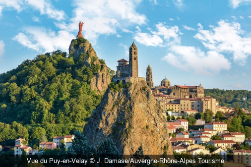 Vue du Puy-en-Velay J. Damase/Auvergne-Rhône-Alpes Tourisme
