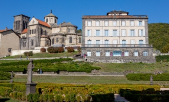 Escapade en France : Savoir-faire, artisanat d’art et patrimoine insolite en Puy-de-Dôme