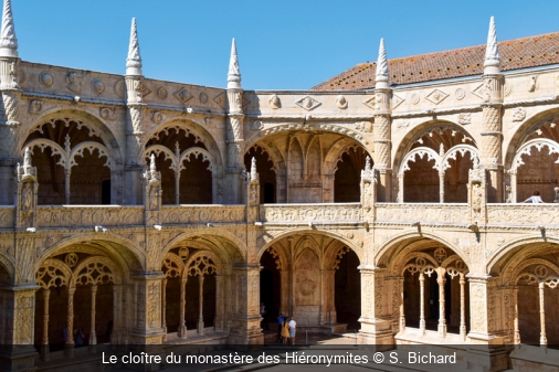 Le cloître du monastère des Hiéronymites S. Bichard