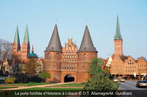 La porte fortifiée d’Holstens à Lübeck O.T. Allemagne/M. Gundhard