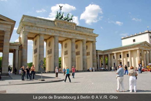 La porte de Brandebourg à Berlin A.V./R. Ghio