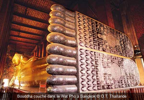 Bouddha couché dans le Wat Pho à Bangkok O.T. Thaïlande