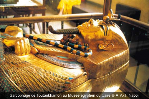 Sarcophage de Toutankhamon au Musée égyptien du Caire A.V./J. Napoli