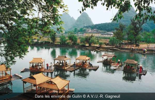 Dans les environs de Guilin A.V./J.-R. Gagneuil