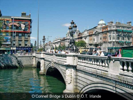 O’Connell Bridge à Dublin O.T. Irlande
