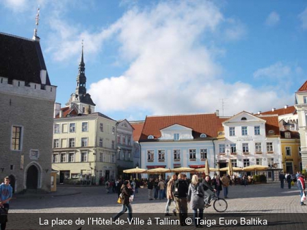 La place de l’Hôtel-de-Ville à Tallinn  Taiga Euro Baltika
