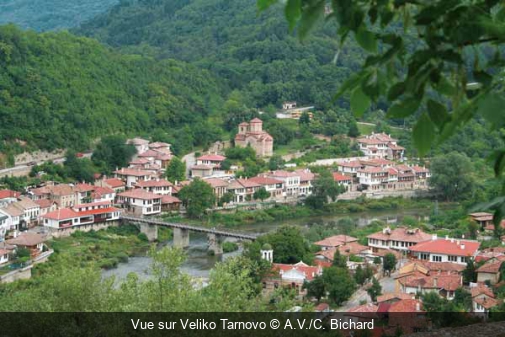 Vue sur Veliko Tarnovo A.V./C. Bichard