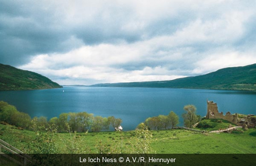 Le loch Ness A.V./R. Hennuyer
