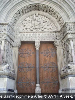 Église Saint-Trophime à Arles AV/H. Alves-Branco