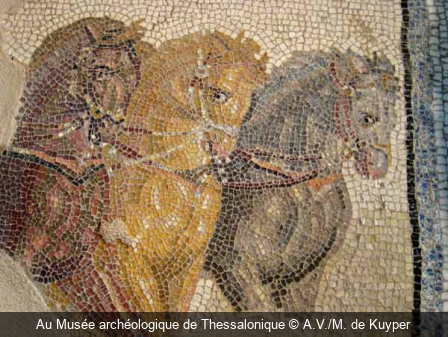 Au Musée archéologique de Thessalonique A.V./M. de Kuyper