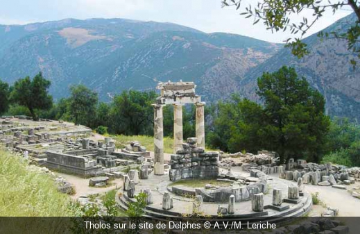 Tholos sur le site de Delphes A.V./M. Leriche