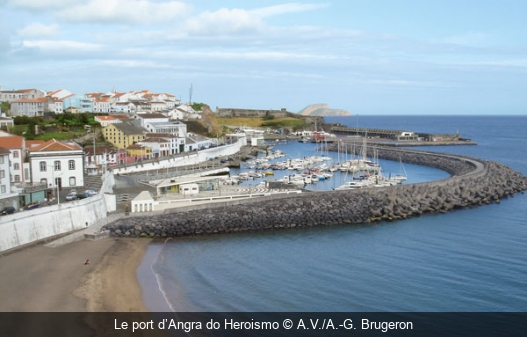 Le port d’Angra do Heroismo A.V./A.-G. Brugeron
