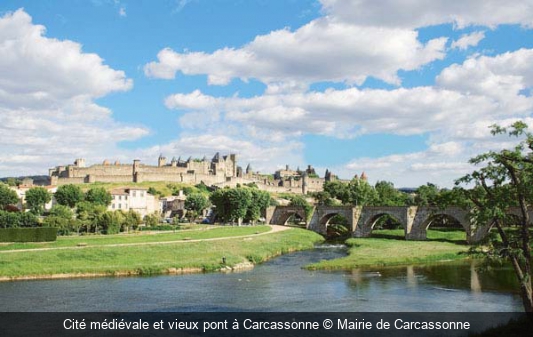 Cité médiévale et vieux pont à Carcassonne Mairie de Carcassonne