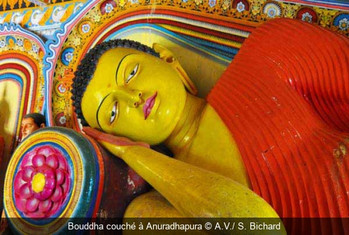 Bouddha couché à Anuradhapura A.V./ S. Bichard