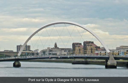 Pont sur la Clyde à Glasgow A.V./C. Louveaux