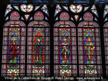 Vitrail de la cathédrale de Troyes Web3 Design - www.aubevitraux.fr