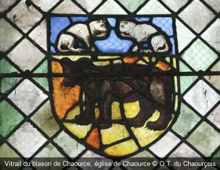 Vitrail du blason de Chaource, église de Chaource O.T. du Chaourçois