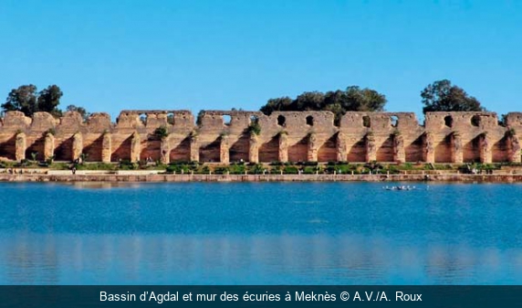 Bassin d’Agdal et mur des écuries à Meknès A.V./A. Roux