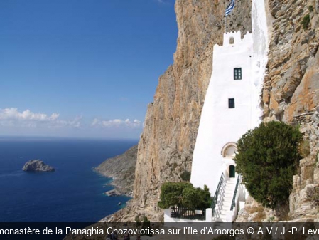 Le monastère de la Panaghia Chozoviotissa sur l’île d’Amorgos A.V./ J.-P. Levrault