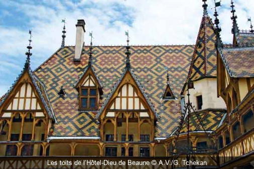 Les toits de l’Hôtel-Dieu de Beaune A.V./G. Tchekan