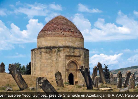Le mausolée Yeddi Gumbez, près de Shamakhi en Azerbaïdjan A.V./C. Palaprat