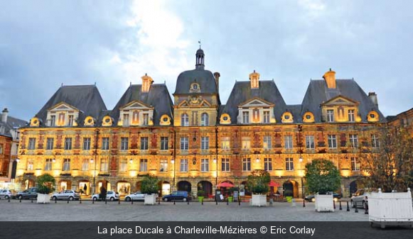 La place Ducale à Charleville-Mézières Eric Corlay