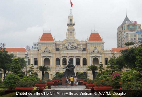 L’hôtel de ville d’Ho Chi Minh-Ville au Vietnam A.V./M. Cociglio