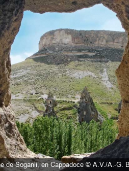 La vallée de Soganli, en Cappadoce A.V./A.-G. Brugeron