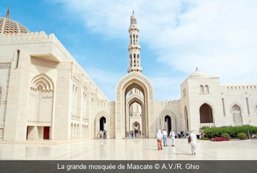 La grande mosquée de Mascate A.V./R. Ghio