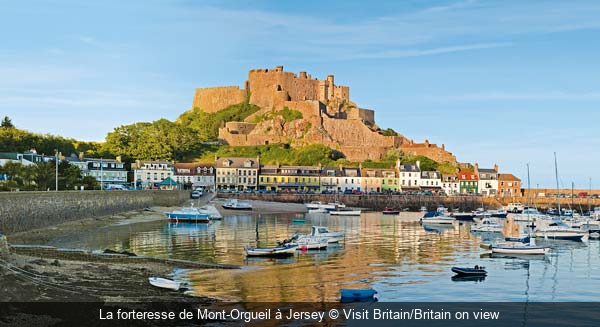 La forteresse de Mont-Orgueil à Jersey Visit Britain/Britain on view