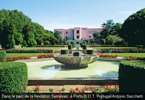 Dans le parc de la fondation Serralves, à Porto O.T. Portugal/Antonio Sacchetti