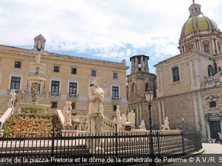 La fontaine de la piazza Pretoria et le dôme de la cathédrale de Palerme A.V./R. Sentucq