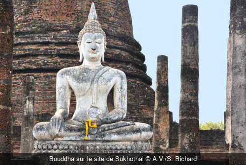 Bouddha sur le site de Sukhothai A.V./S. Bichard
