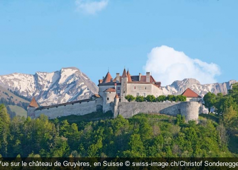Vue sur le château de Gruyères, en Suisse  swiss-image.ch/Christof Sonderegger