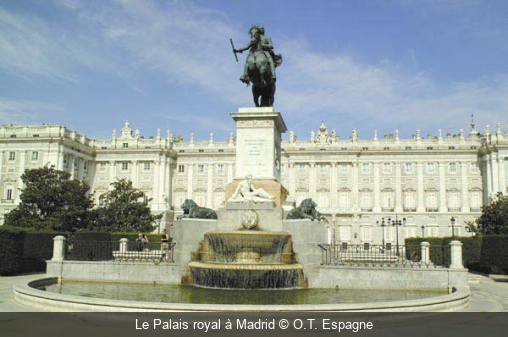 Le Palais royal à Madrid O.T. Espagne