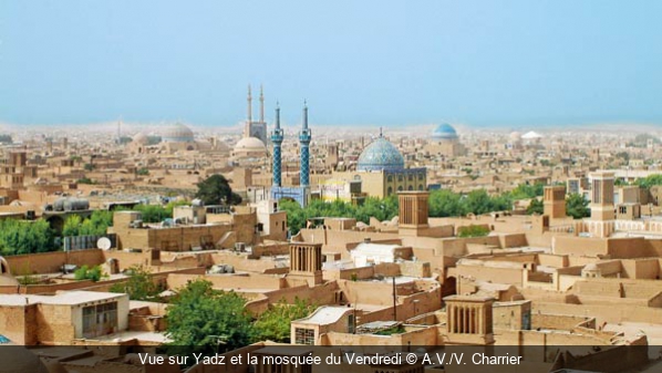 Vue sur Yadz et la mosquée du Vendredi A.V./V. Charrier