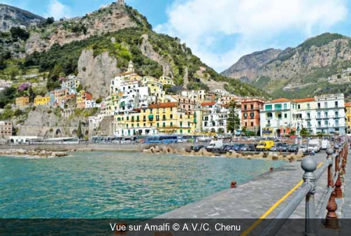 Vue sur Amalfi A.V./C. Chenu