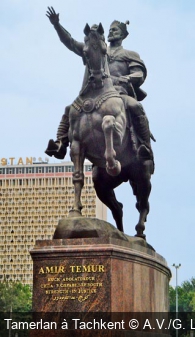 Statue de Tamerlan à Tachkent A.V./G. Le Pimpec