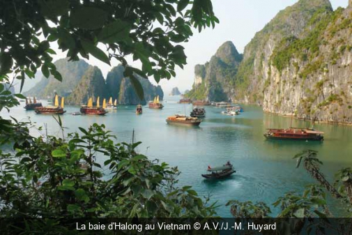 La baie d'Halong au Vietnam A.V./J.-M. Huyard