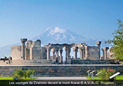 Les vestiges de Zvarnots devant le mont Ararat A.V./A.-G. Brugeron