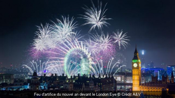 Feu d'artifice du nouvel an devant le London Eye Crédit A&V