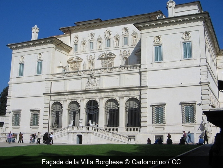 Façade de la Villa Borghese Carlomorino / CC